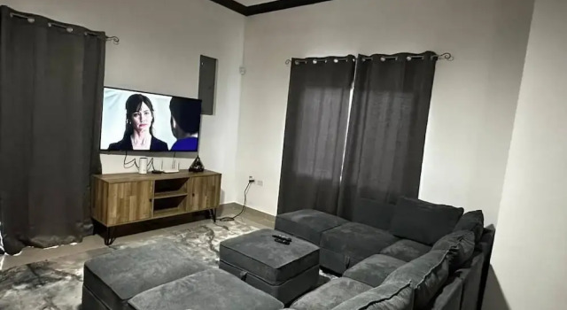 Апартаменты с 2 комнатами с видом на город Luxury Living Modern & Contemporary Home With Brand New Pool in Manor Park