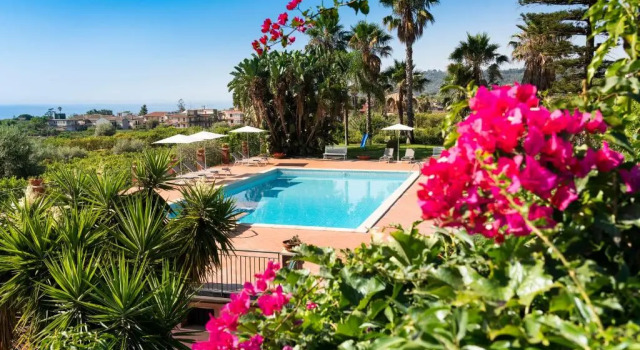 Suasor, Book Hotel Hoteller i Acireale med parkering, Parkering