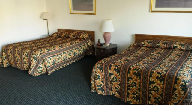 Четырёхместный номер Standard New Kansan Motel