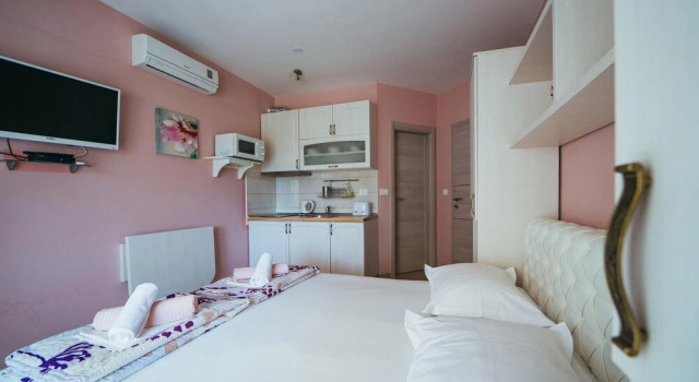 Beautiful Apartment in Promajna With Wifi, Outdoor Swimming Pool and Swimming Pool