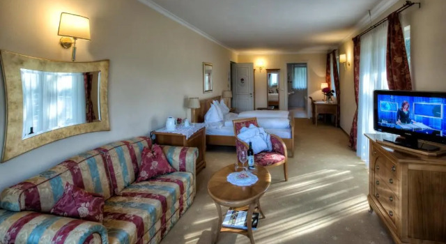 Полулюкс Hotel Aster
