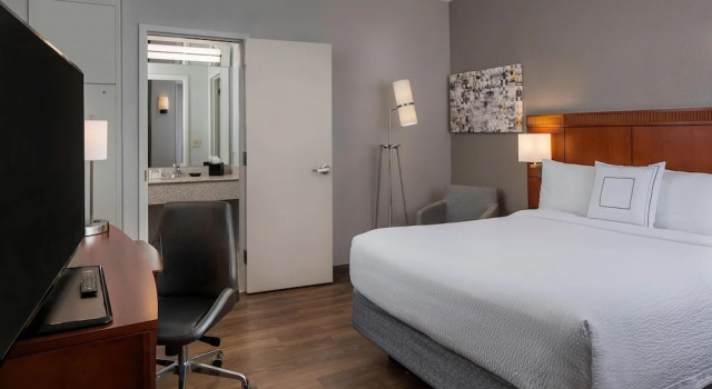 Двухместный номер Standard с балконом Courtyard by Marriott New Orleans Downtown Near the French Quarter