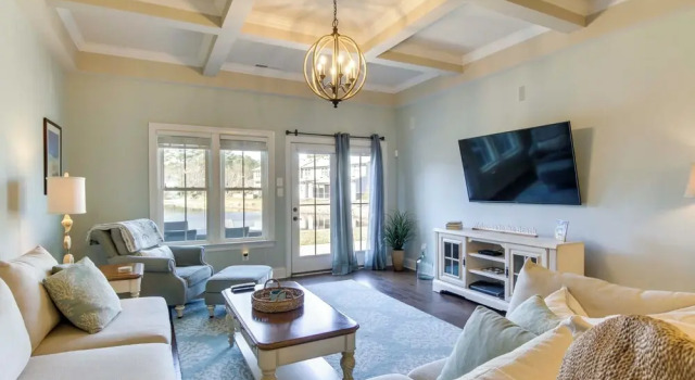 Коттедж Shuttle to Beach: Ocean View Home w/ Patio