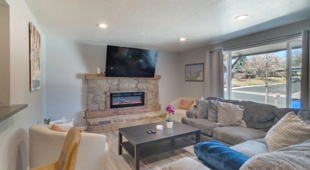Bbq, Hot Tub, Patio, Sunroom + Games!, Buchen Sie Ferienwohnung Arvada 