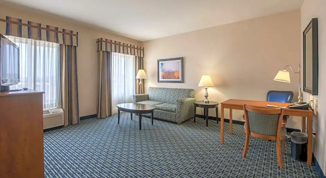 Двухместный люкс c 1 комнатой Hampton Inn & Suites Ridgecrest