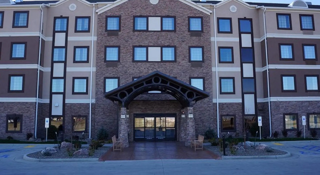 Кровать в общем номере Staybridge Suites Bismarck by IHG