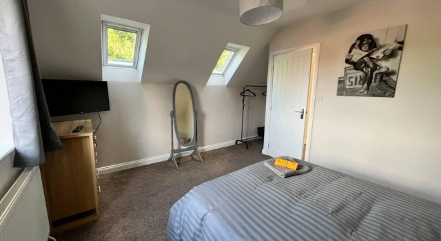 Коттедж 2-bed House - Sleeps 6 - Garden, Parking, Wifi