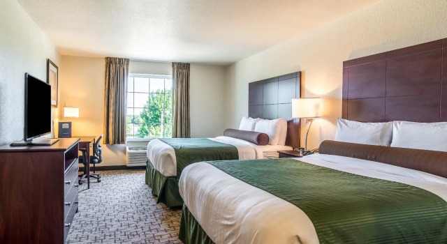 Четырёхместный номер Standard Cobblestone Hotel & Suites - Erie