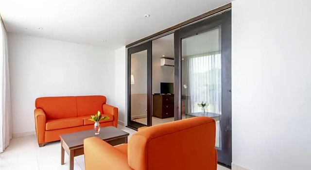Трёхместный номер Superior Mount Irvine Bay Resort
