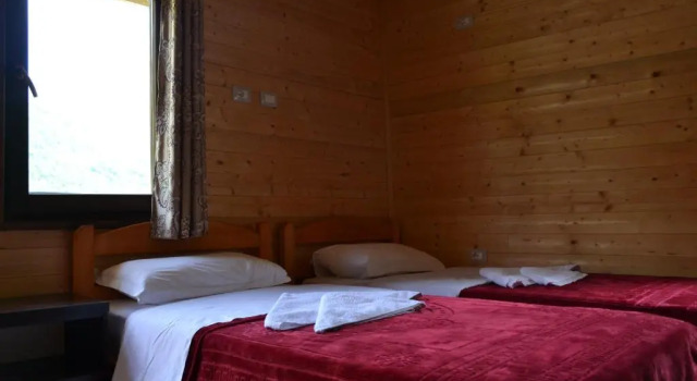 4 người Economy phòng Thethi Paradise