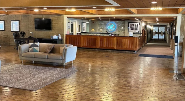 GetAways at Palm Springs Tennis Club, Забронировать Отель Палм-Спрингс Coachella Valley, рядом с Plaza de las Flores Shopping Center