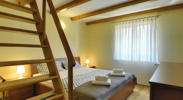 Villa in Peroj With Private Pool & Near Beach