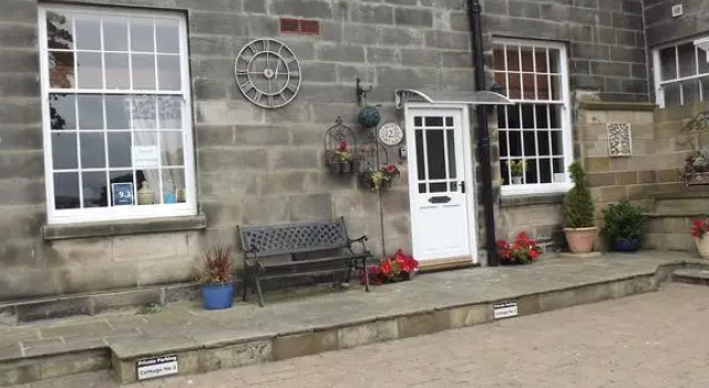 Mews Cottage, Prenota Hotel West Cliff Inghilterra