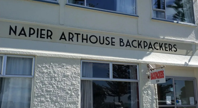 Napier Art House Backpackers, Забронировать Отель Недорогие отели Нейпир, рядом с Pania of the Reef Statue, недорого