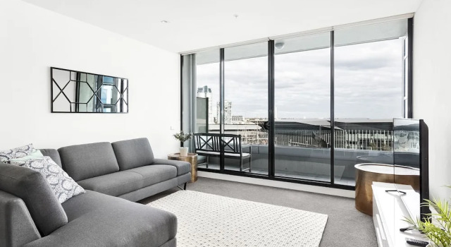 Апартаменты с 3 комнатами с балконом и с видом на реку Waterfront Melbourne Apartments