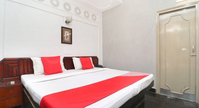 Hotel Amrit By OYO Rooms, Rezervovat Hotel Džalandhar Punjab