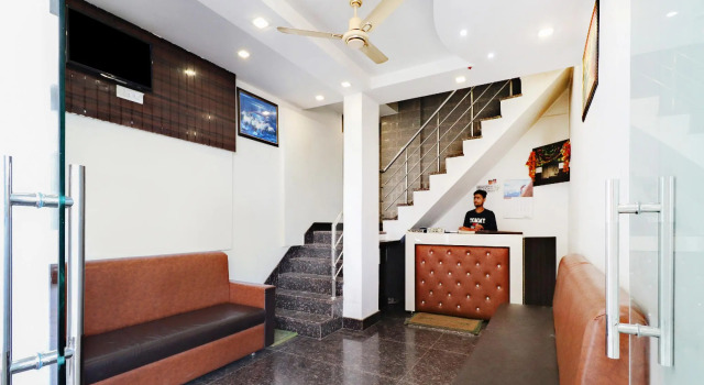 OYO 39383 Hotel Ashoka Residency, Забронировать Отель Отели Джамму и Кашмира с завтраком, Завтраки
