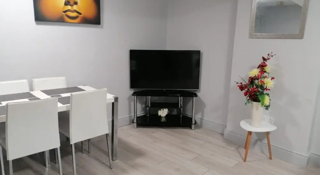 Oak House Apartment, Забронировать Апартаменты/квартира Эннис Буррен, рядом с The Cathedral of Saints Peter and Paul
