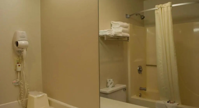 Номер Economy AmeriVu Inn and Suites Shawano WI