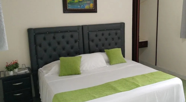 Hostal Arboleda, Colonial Zone, Santo Domingo, Забронировать Отель Отели Санто-Доминго с парковкой, рядом с Alcazar de Colon, Парковка