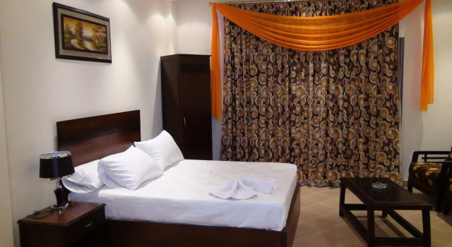 Glorious Hotel