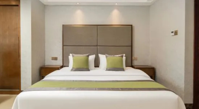 Семейный люкс с 2 комнатами с балконом и с видом на море Lanting Seaview Hotel