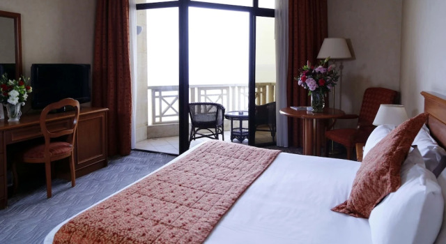 Одноместный номер Deluxe с балконом и с видом на море Bayview Hotel Beirut