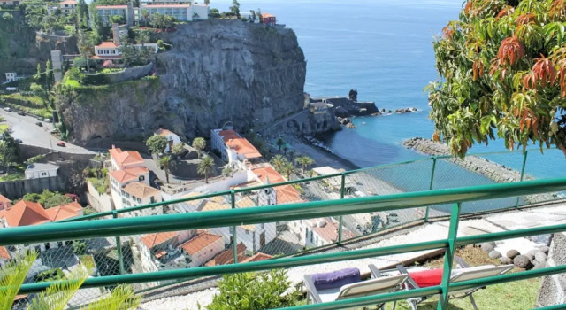 Коттедж с 3 комнатами с балконом и с видом на океан Casa Jardim Mar by Our Madeira