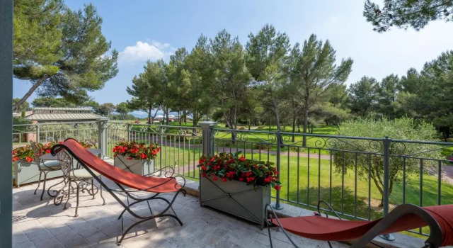 Полулюкс Hôtel & Spa du Castellet