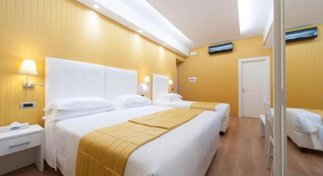Standard Triple room Relais Trevi 41