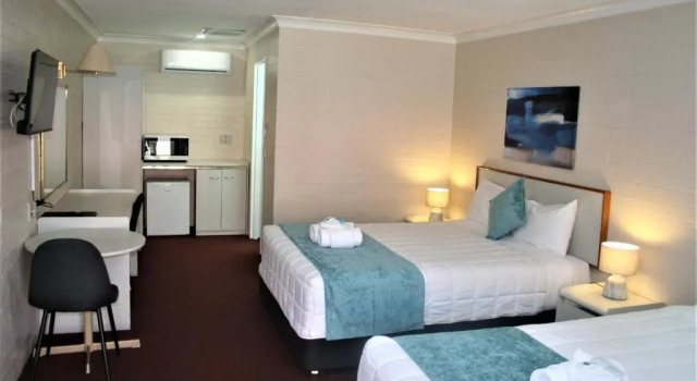 Четырёхместный номер Standard Club Motel Armidale