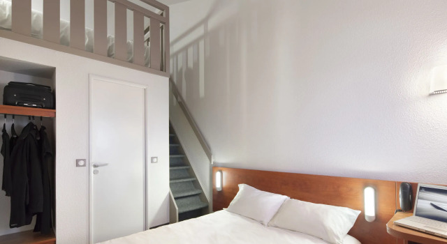 B&B HOTEL Clermont-Ferrand Le Brézet Aéroport, Réserver Chambre d'hôtes Clermont-Ferrand Puy-de-Dôme