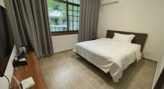 Люкс с 3 комнатами с балконом Wow. Wenxi Wawu Private Hot Spring Homestay