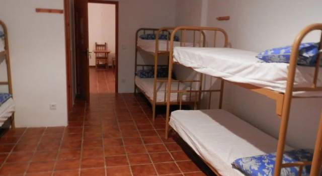 Albergue Restaurante Salto de Bierge - Hostel, Book Hostel Hotels in Aragon with Parking, Parking