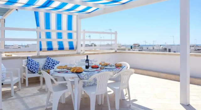 Коттедж Emerald Residence Sleeps 12 With Sea View