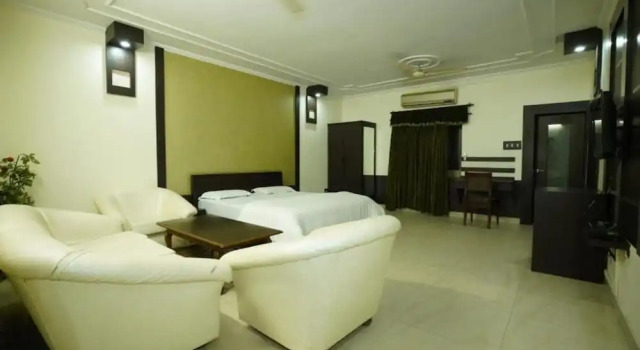 Номер Deluxe Hotel Surpin Palace