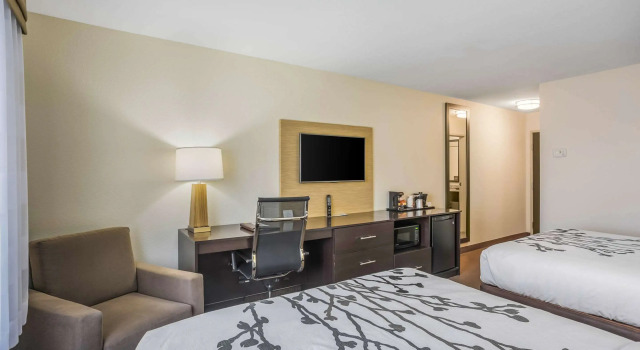 Четырёхместный номер Standard Sleep Inn & Suites Hannibal West