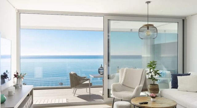 Stunning Seafront Apartment in Carvajal Beach