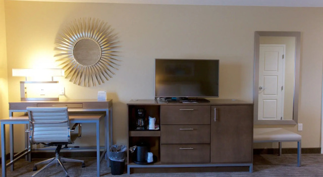 Holiday Inn Express Fargo SW I-94 45th St, Забронировать Отель Фарго штат Северная Дакота, рядом с Медицинский центр Sanford в городе Фарго