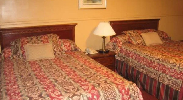 Yankee Village Motel, Rezerwuj Motel Ascutney Vermont