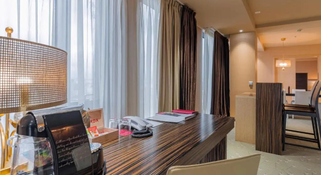 Двухместный люкс Presidential Ramada Sibiu Hotel