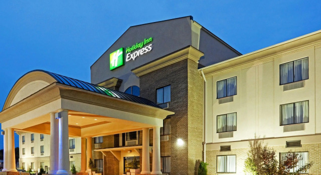 Holiday Inn Express Troutville-Roanoke North, Book Hotel Hoteller i Virginia med pool, Swimmingpool