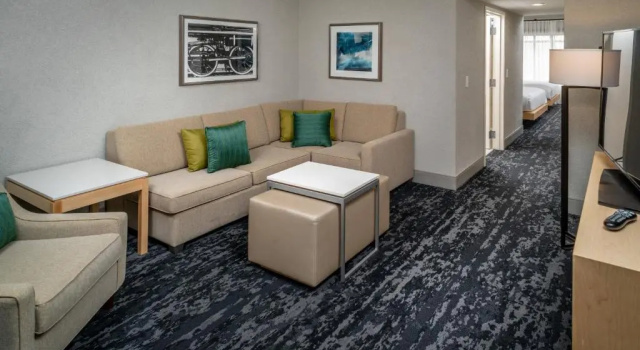 Четырёхместный люкс Executive Delta Hotels by Marriott Huntington Downtown