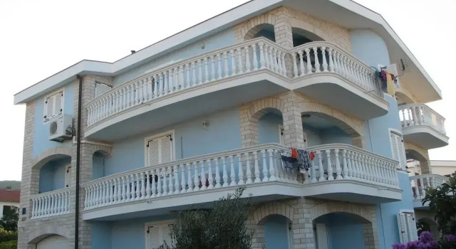 Vese - 100 m From Beach - A1