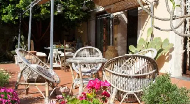 Cottage on the Beach, Book Vacation Home Hotels in Sicily with Parking, Parking