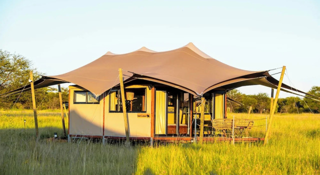Двухместный номер Deluxe с балконом и с видом на сад Escarpment Serengeti Luxury Camp