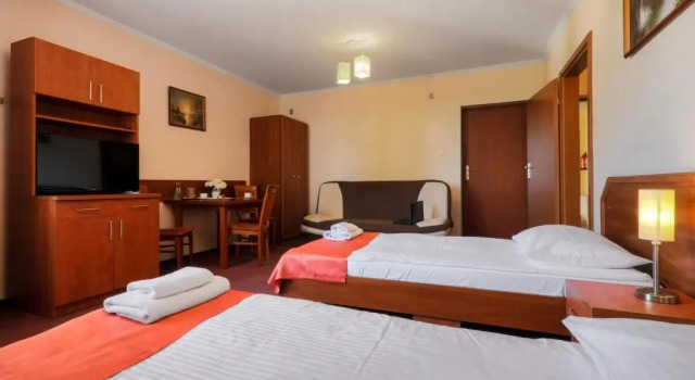 Hotel Restauracja Leliwa, Rezerwuj Hotel Przeworsk podkarpackie