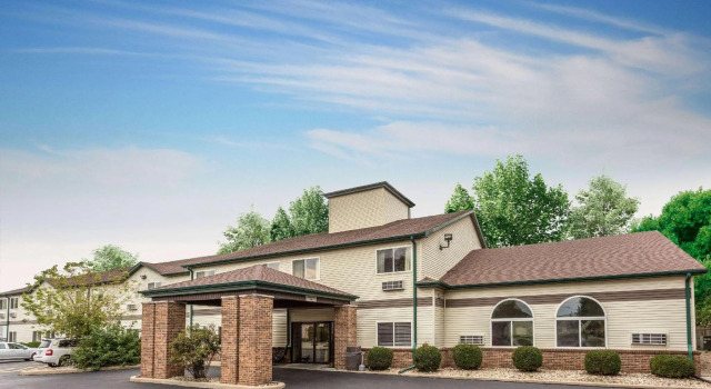 Номер Standard AmericInn by Wyndham Streator