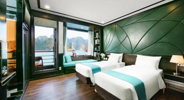 Семейный номер Deluxe с балконом Peony Cruises