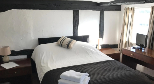 The Bulls Head Inkberrow, Забронировать Гостевой дом Отели Котсуолда с парковкой, Парковка